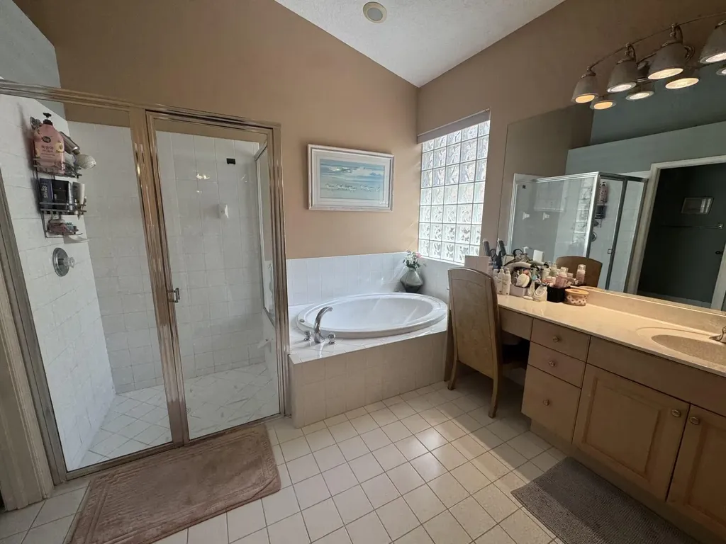 1528 SE Holyrood Lane Port St Lucie FL 34952