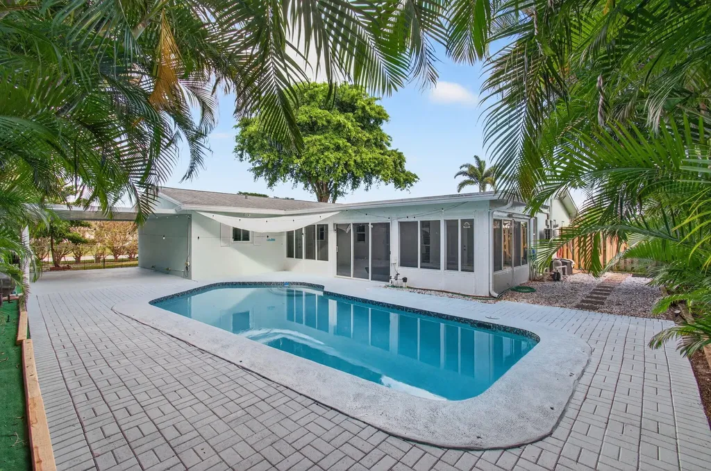 699 NW 16th Avenue Boca Raton FL 33486