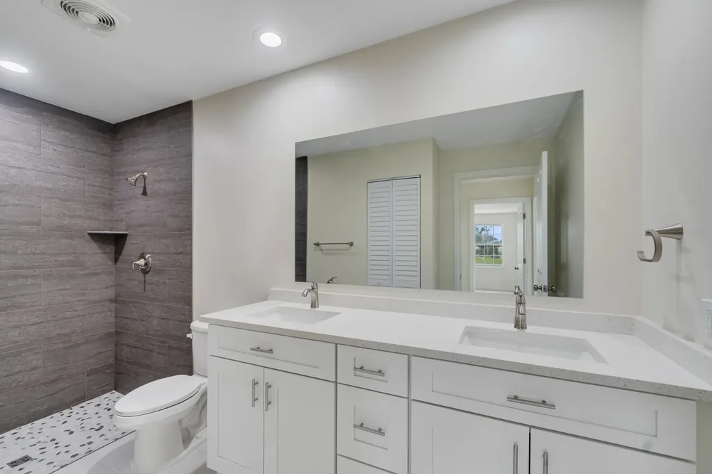 1256 NW Bentley Circle Port St Lucie FL 34986