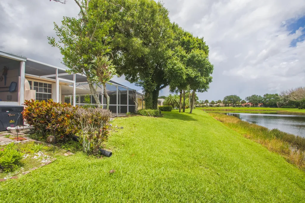 1256 NW Bentley Circle Port St Lucie FL 34986