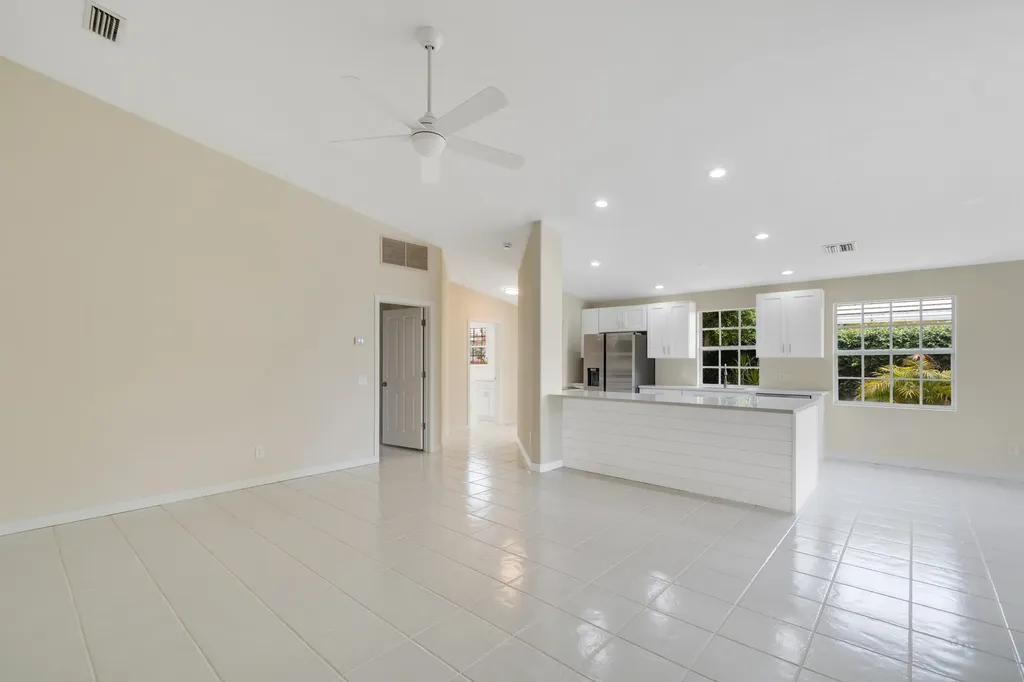 1256 NW Bentley Circle Port St Lucie FL 34986