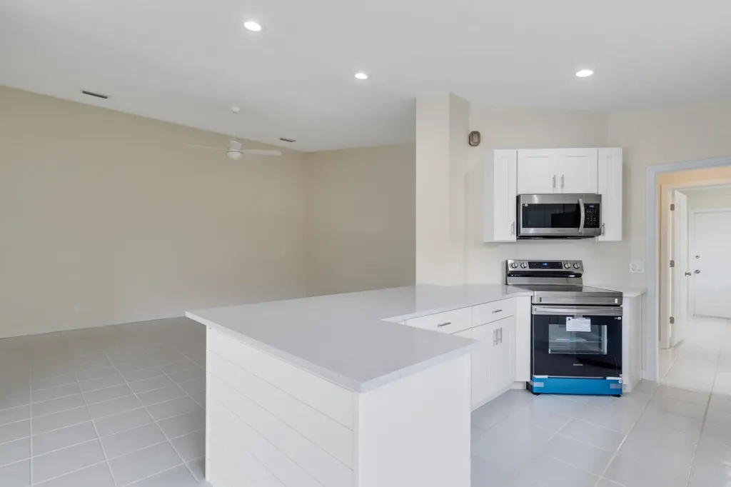 1256 NW Bentley Circle Port St Lucie FL 34986