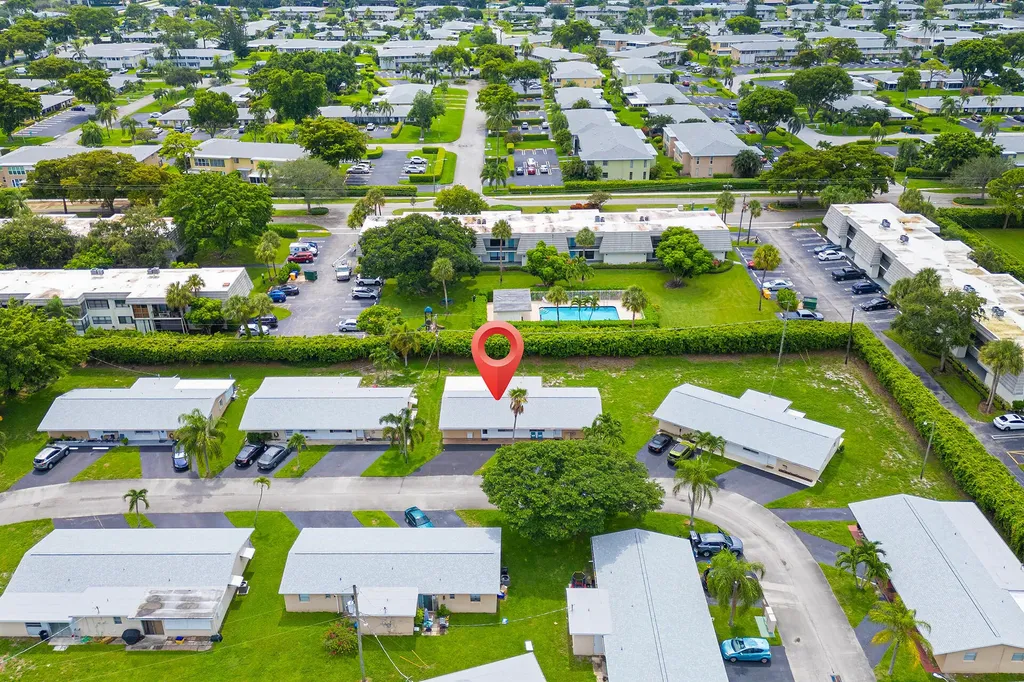 2722 Peer Lane Delray Beach FL 33445
