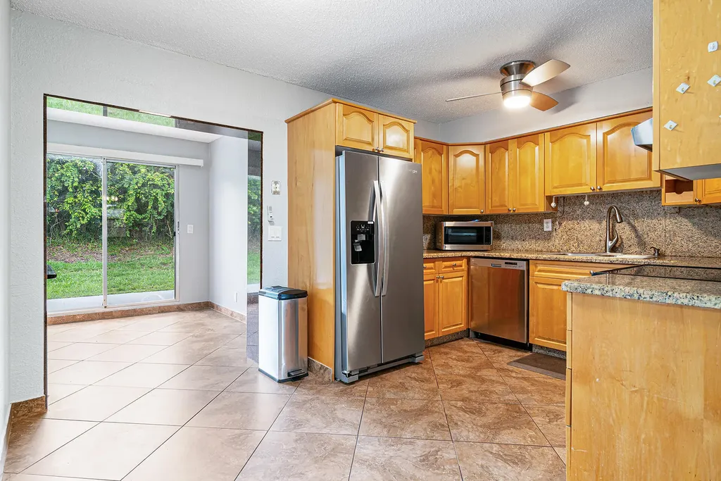 2722 Peer Lane Delray Beach FL 33445
