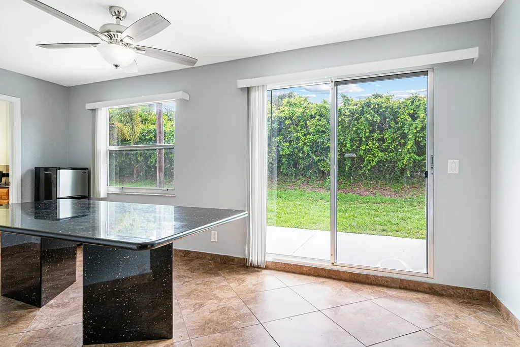 2722 Peer Lane Delray Beach FL 33445