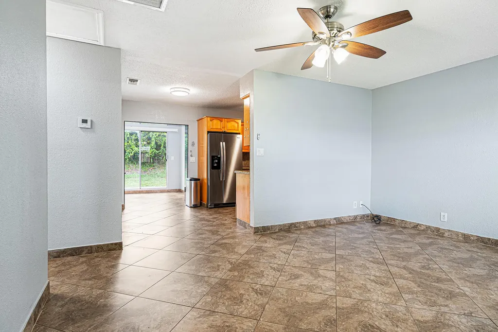 2722 Peer Lane Delray Beach FL 33445