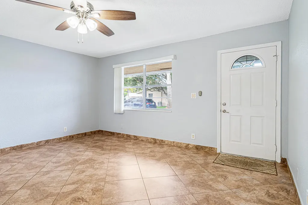2722 Peer Lane Delray Beach FL 33445