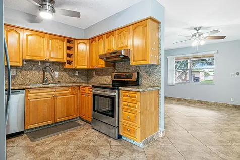 2722 Peer Lane Delray Beach FL 33445