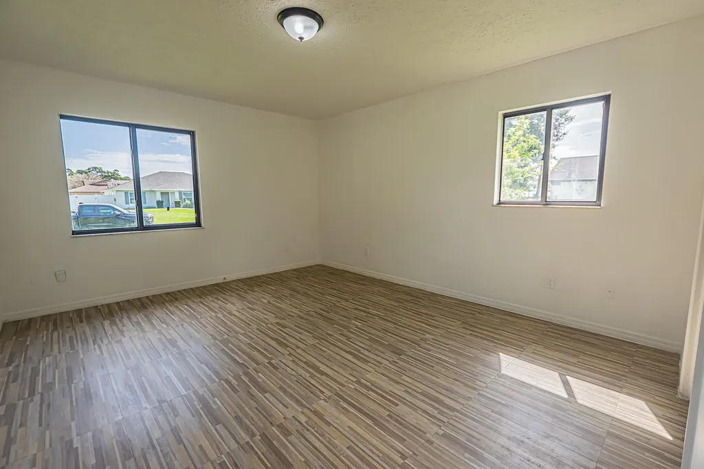 922 SE Thornhill Drive Port St Lucie FL 34983