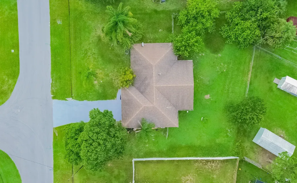 922 SE Thornhill Drive Port St Lucie FL 34983