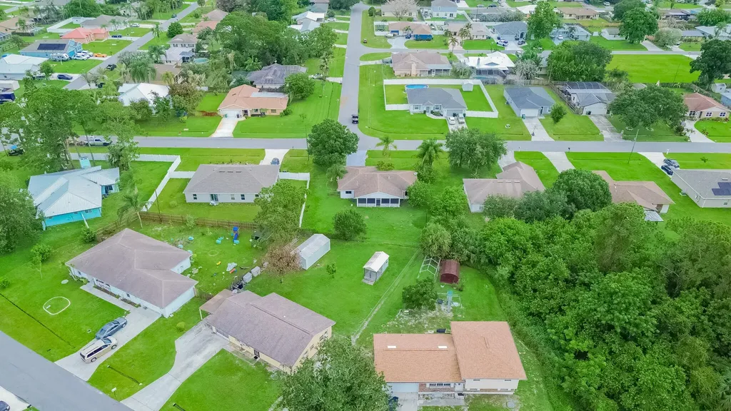 922 SE Thornhill Drive Port St Lucie FL 34983