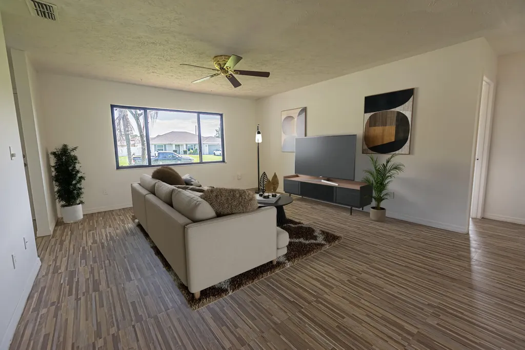 922 SE Thornhill Drive Port St Lucie FL 34983