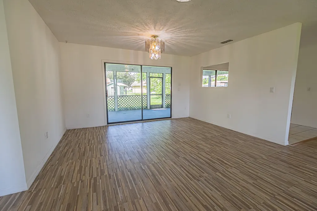 922 SE Thornhill Drive Port St Lucie FL 34983