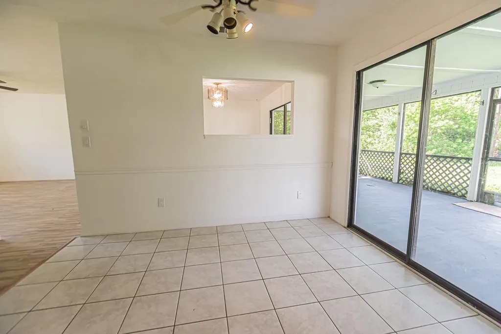 922 SE Thornhill Drive Port St Lucie FL 34983