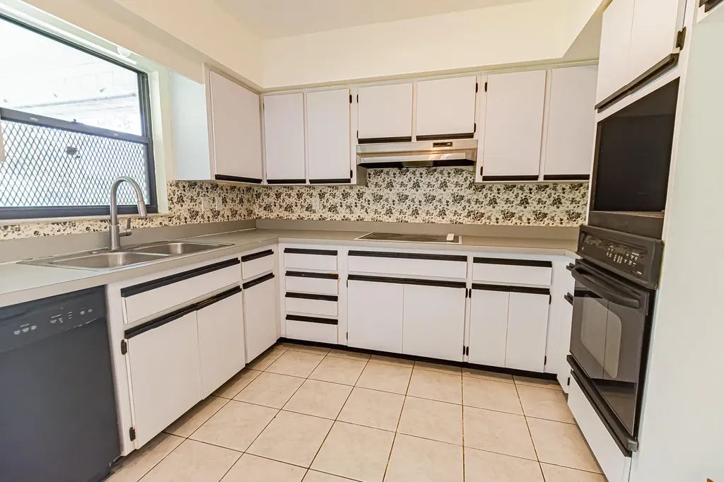 922 SE Thornhill Drive Port St Lucie FL 34983