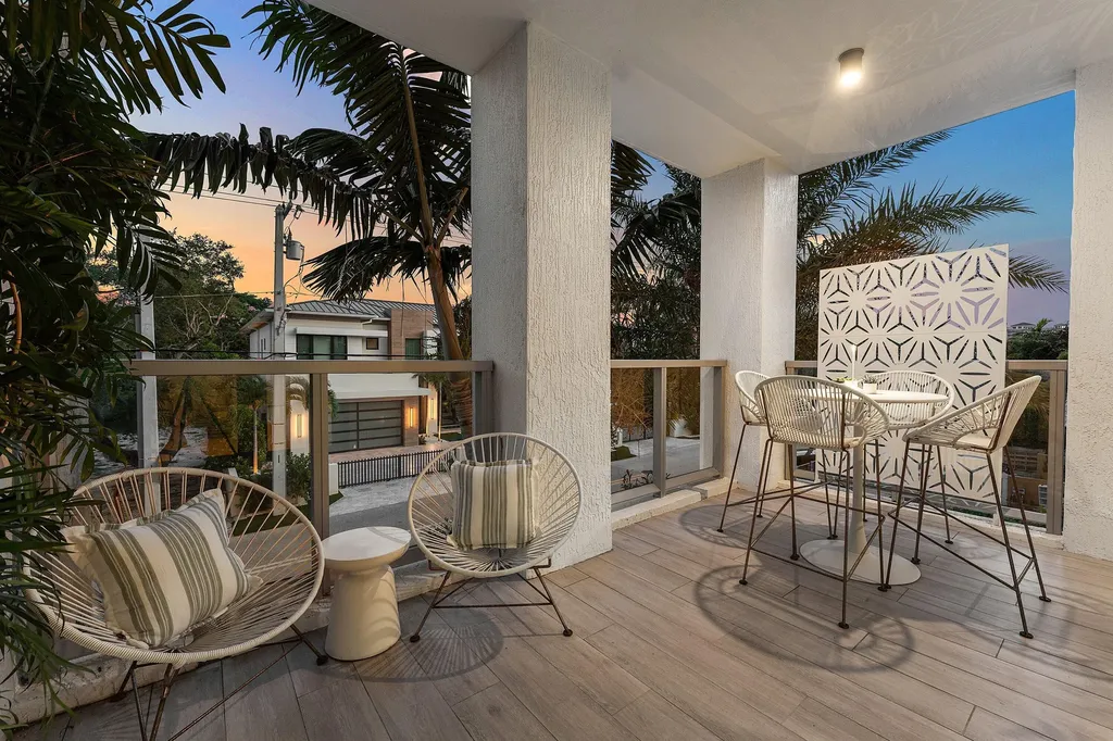 475 E Royal Palm Road Boca Raton FL 33432