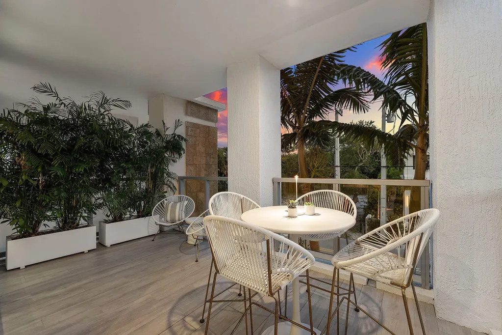 475 E Royal Palm Road Boca Raton FL 33432