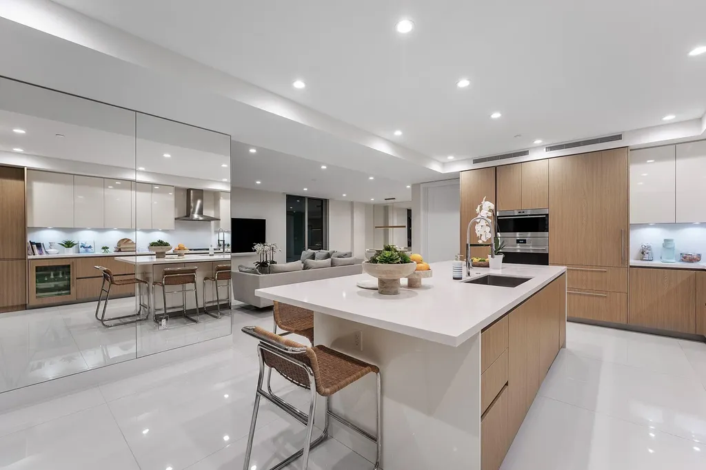 475 E Royal Palm Road Boca Raton FL 33432