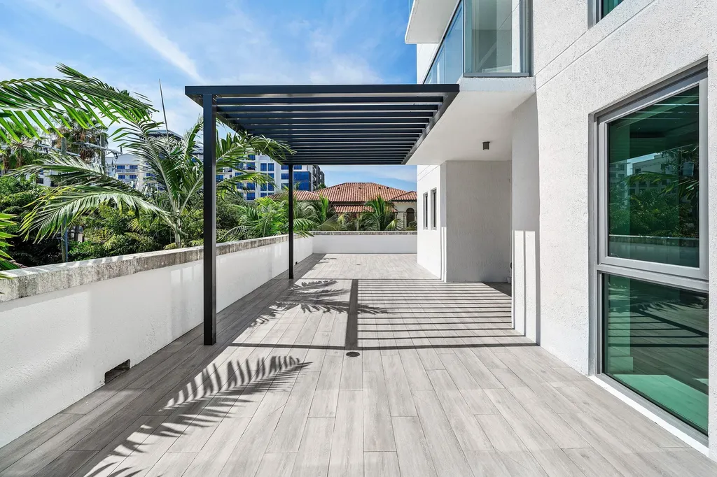 475 E Royal Palm Road Boca Raton FL 33432