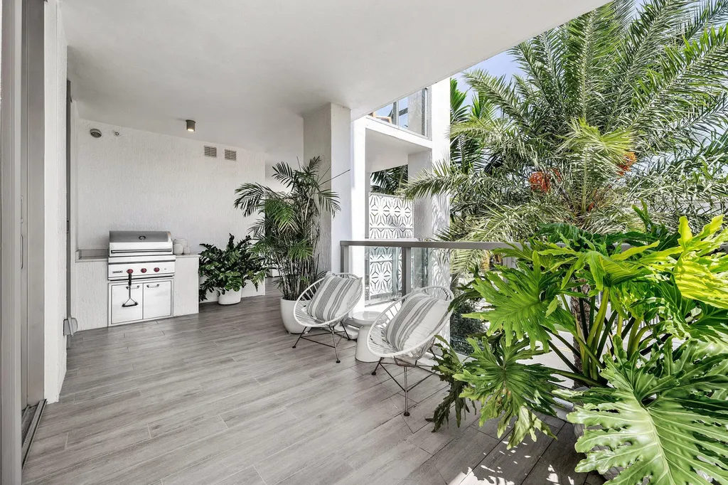 475 E Royal Palm Road Boca Raton FL 33432