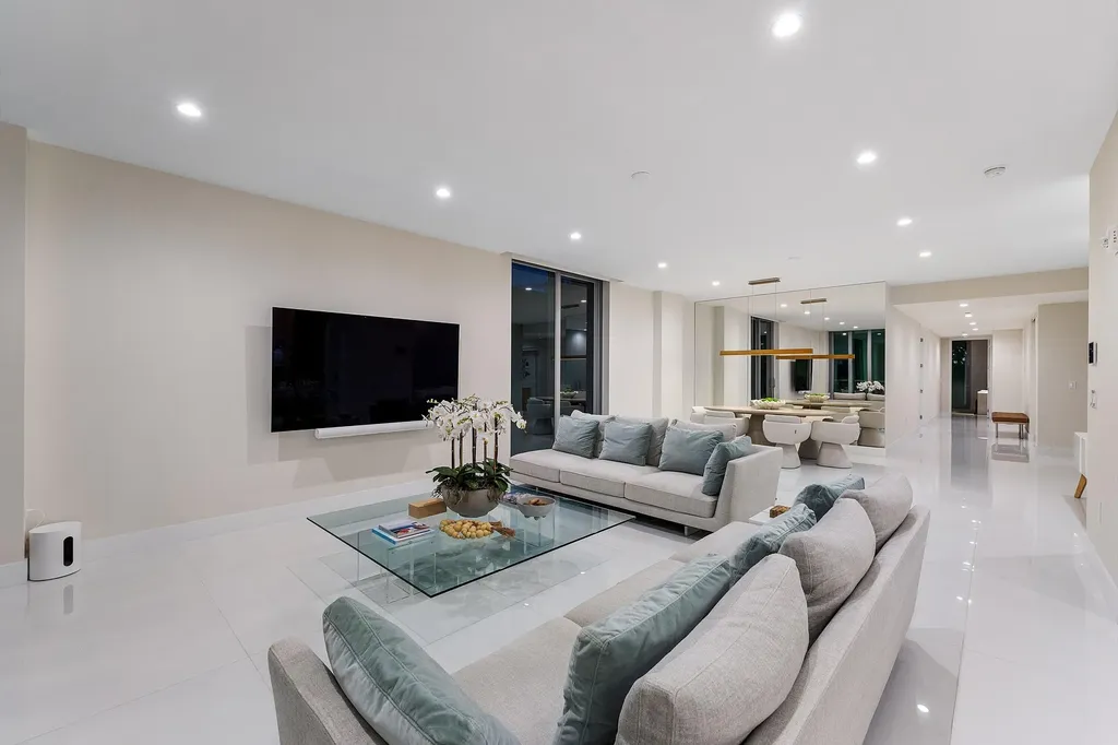 475 E Royal Palm Road Boca Raton FL 33432