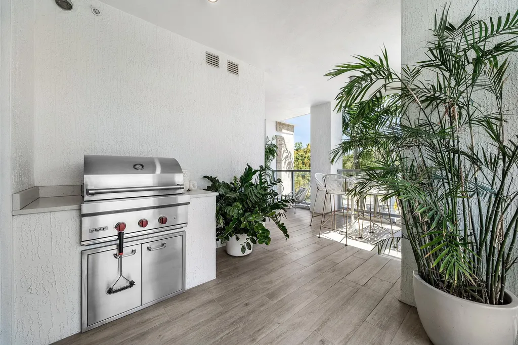 475 E Royal Palm Road Boca Raton FL 33432