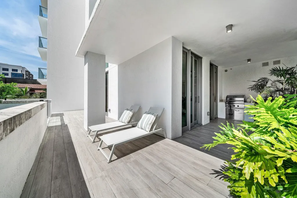 475 E Royal Palm Road Boca Raton FL 33432