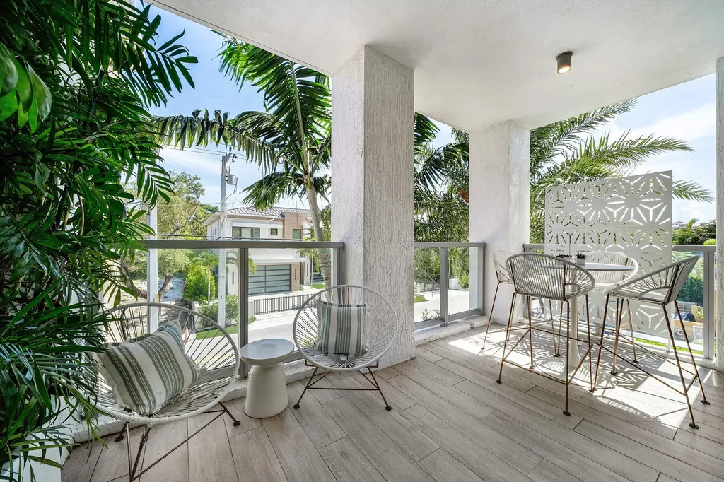 475 E Royal Palm Road Boca Raton FL 33432