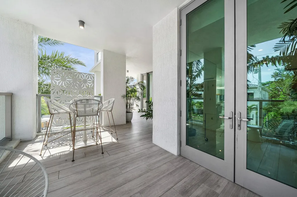 475 E Royal Palm Road Boca Raton FL 33432