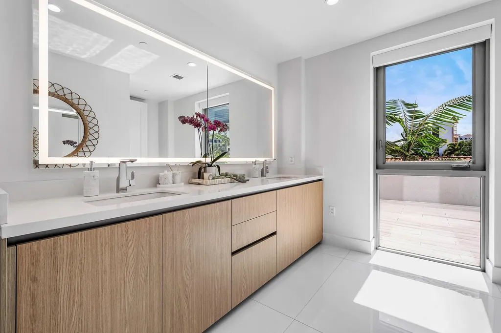 475 E Royal Palm Road Boca Raton FL 33432
