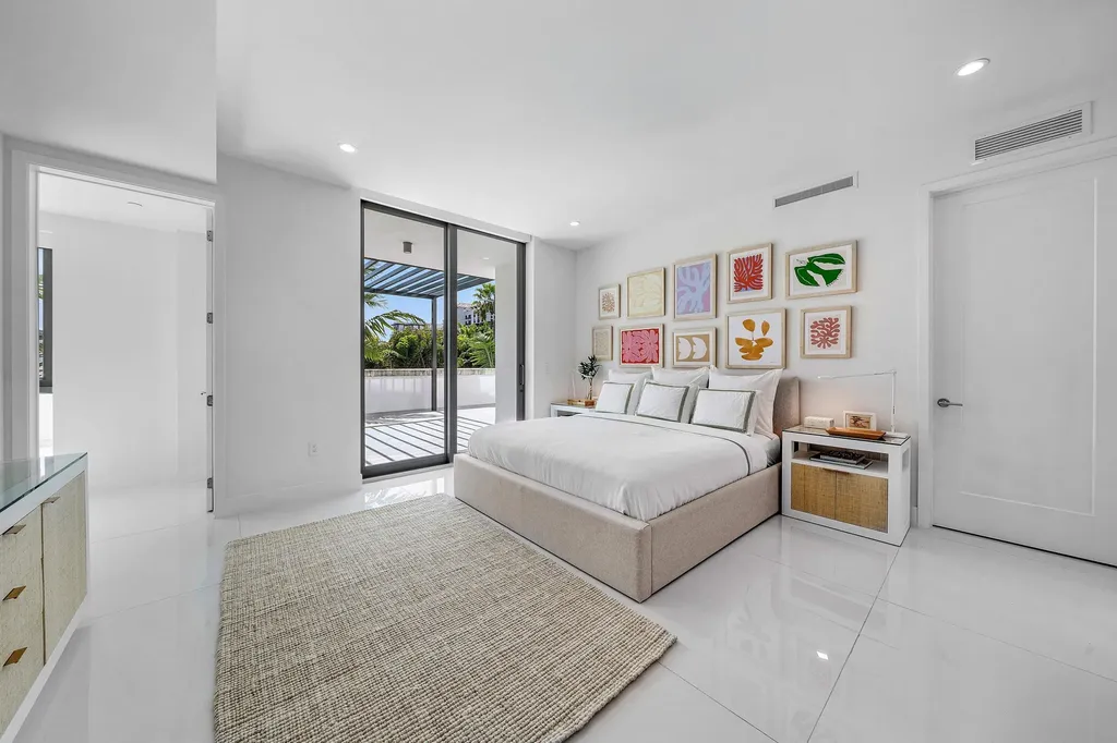 475 E Royal Palm Road Boca Raton FL 33432