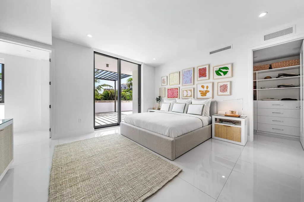 475 E Royal Palm Road Boca Raton FL 33432