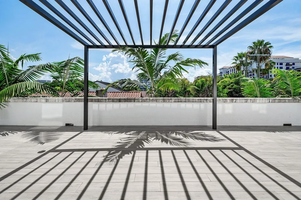 475 E Royal Palm Road Boca Raton FL 33432