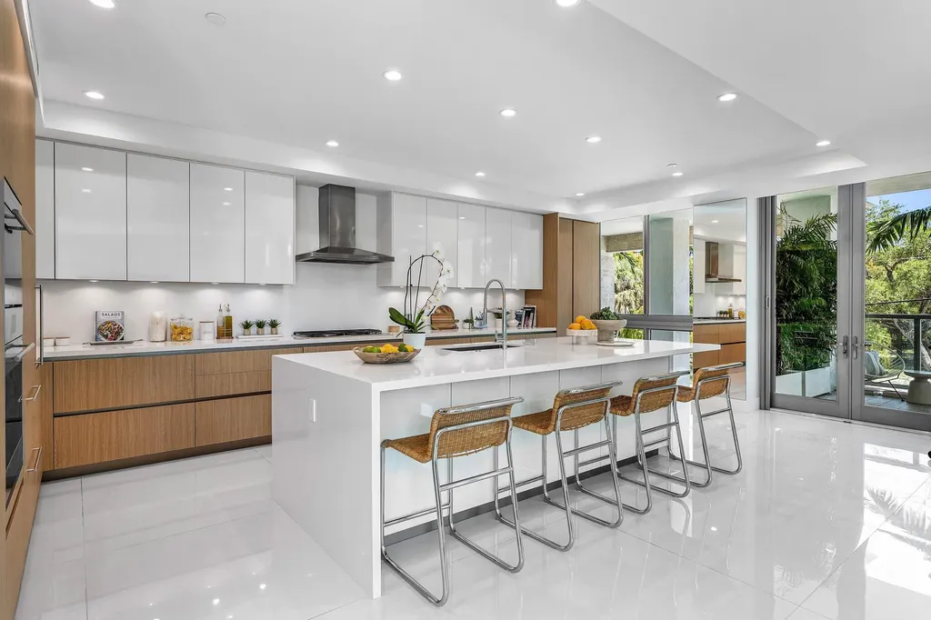 475 E Royal Palm Road Boca Raton FL 33432