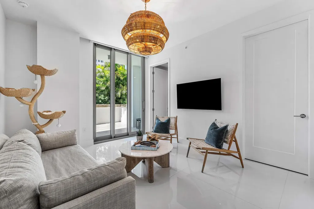 475 E Royal Palm Road Boca Raton FL 33432
