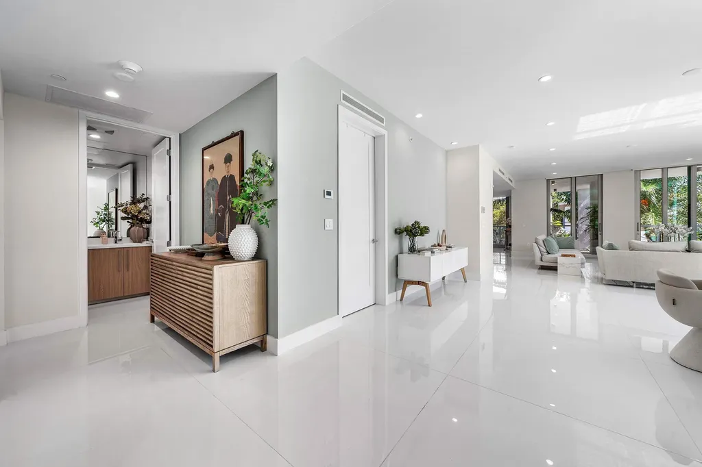 475 E Royal Palm Road Boca Raton FL 33432
