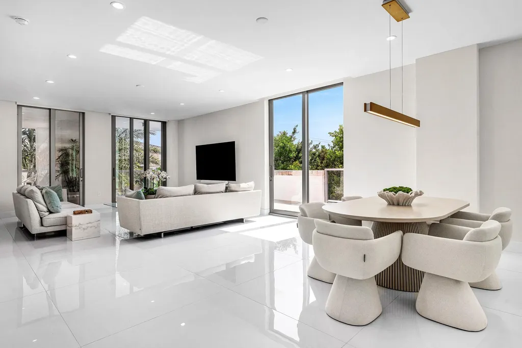 475 E Royal Palm Road Boca Raton FL 33432