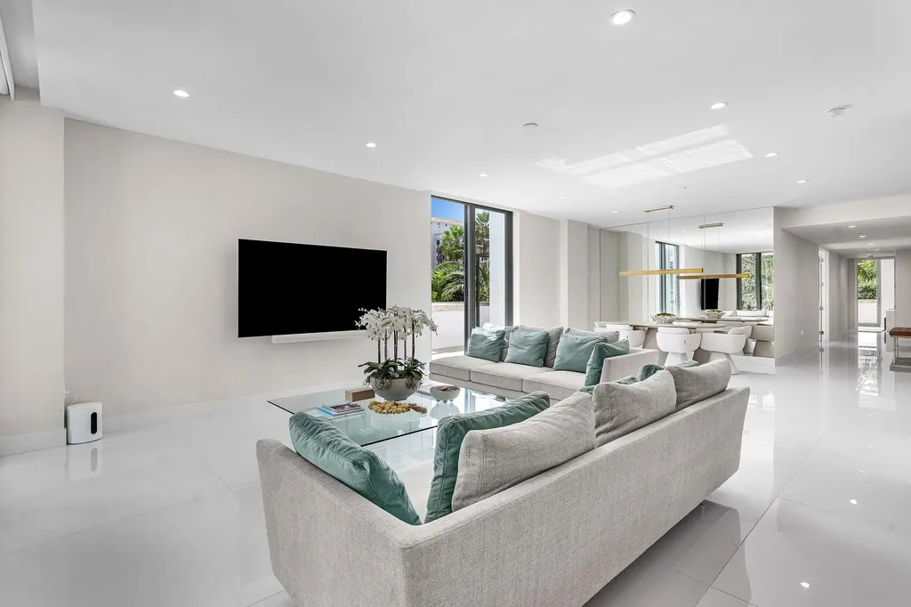 475 E Royal Palm Road Boca Raton FL 33432