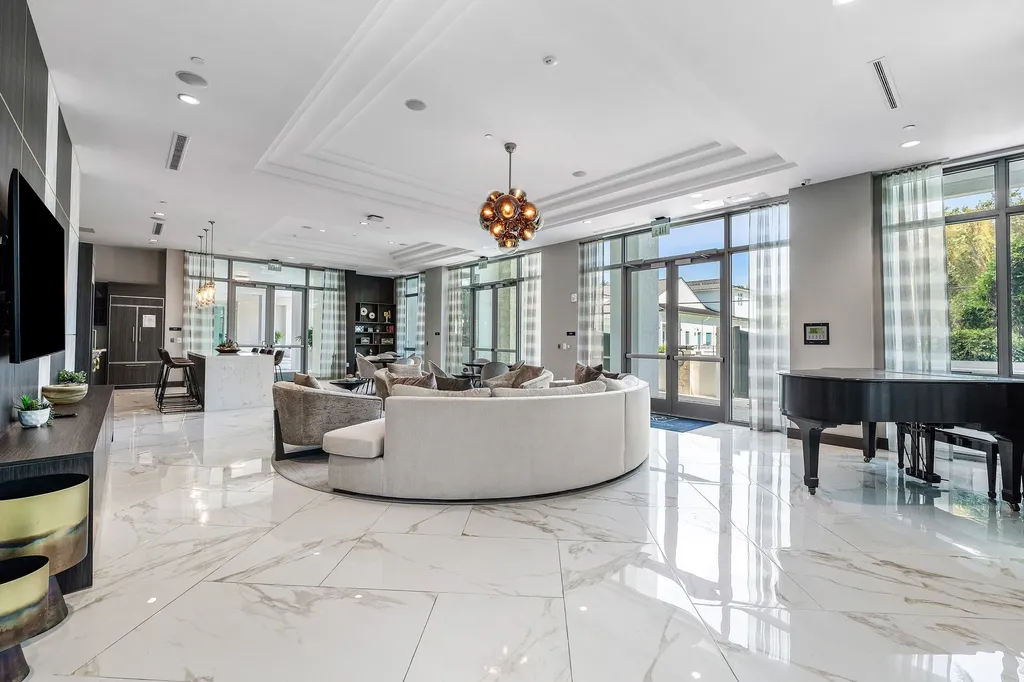 475 E Royal Palm Road Boca Raton FL 33432