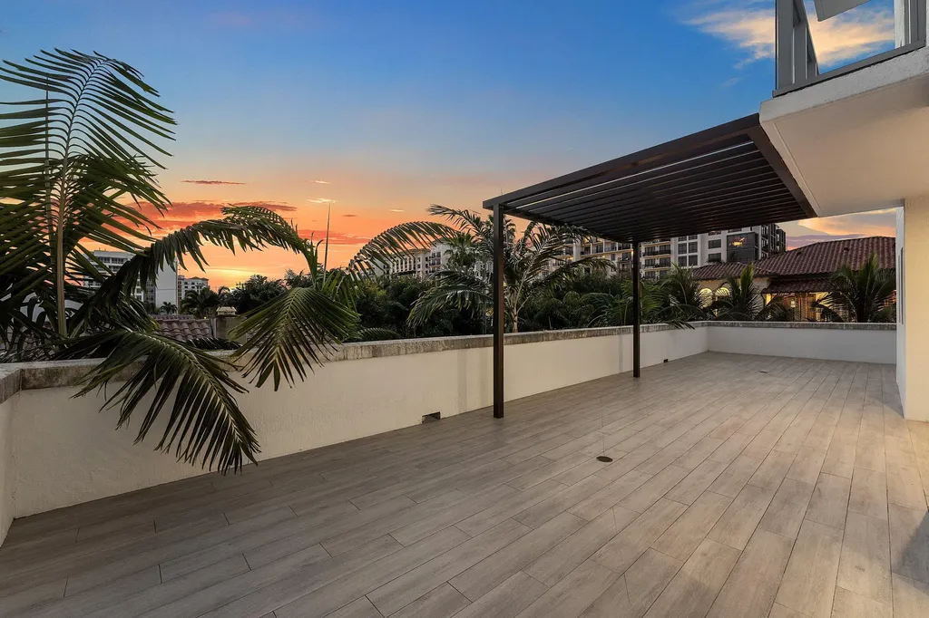 475 E Royal Palm Road Boca Raton FL 33432