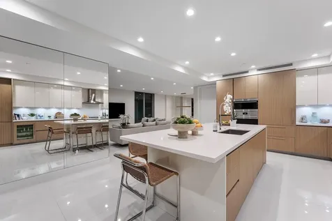 475 E Royal Palm Road Boca Raton FL 33432