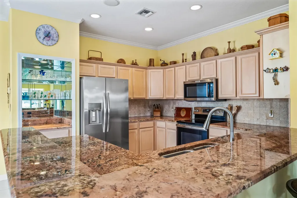 747 Hampton Woods Lane SW Vero Beach FL 32962