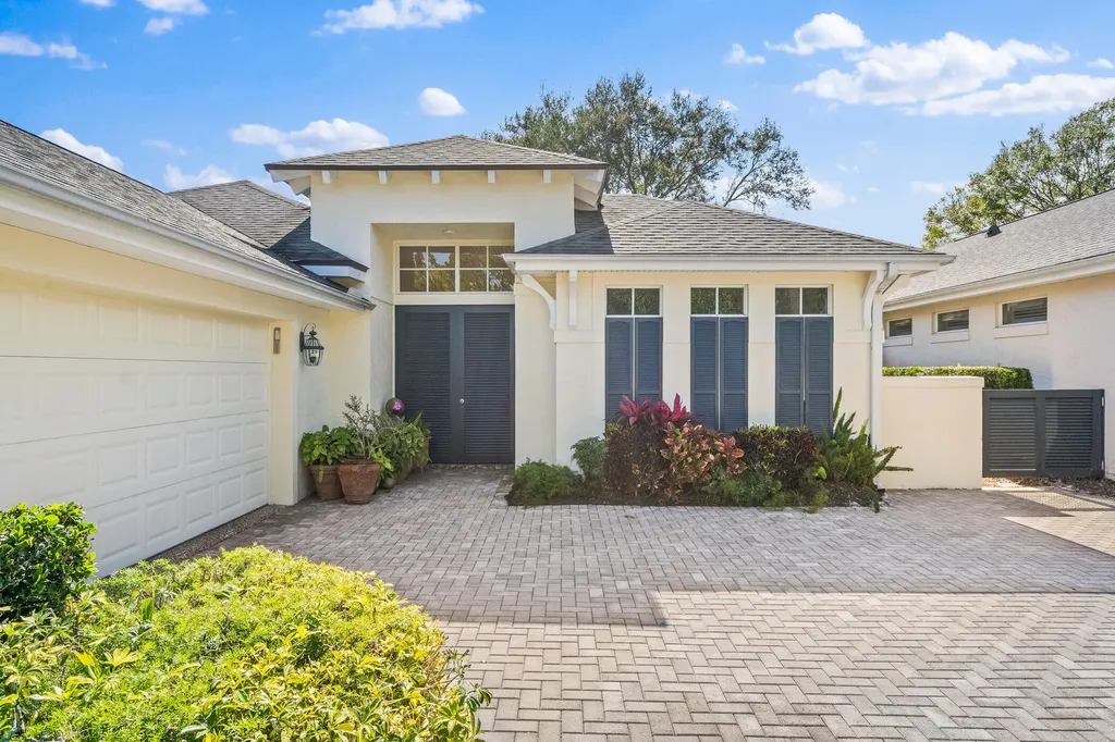 747 Hampton Woods Lane SW Vero Beach FL 32962