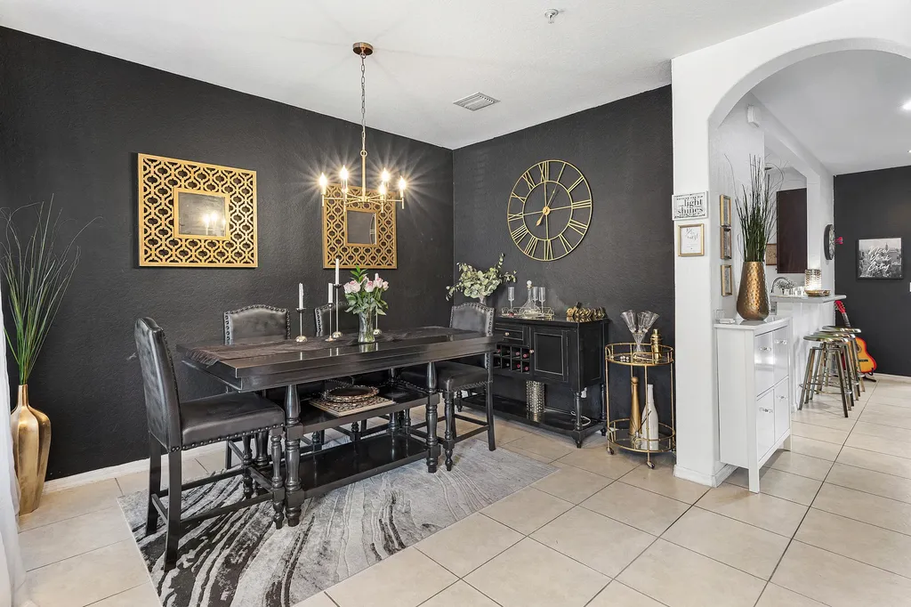 2851 W Prospect Tamarac FL 33309