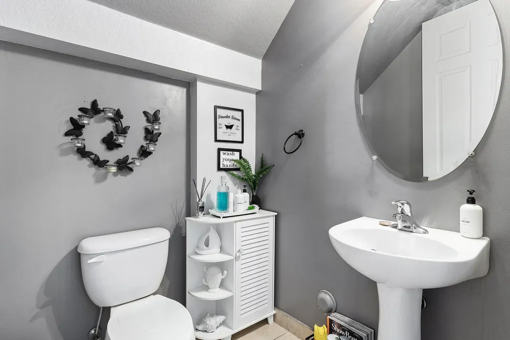 2851 W Prospect Tamarac FL 33309