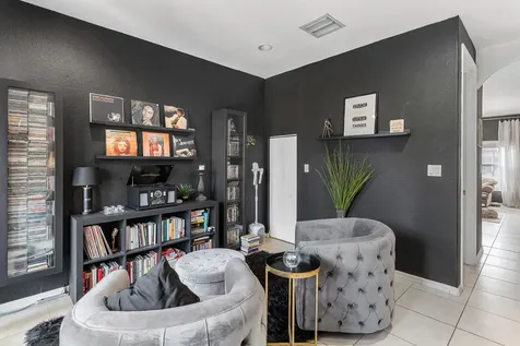 2851 W Prospect Tamarac FL 33309
