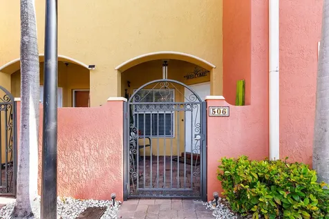 2851 W Prospect Tamarac FL 33309
