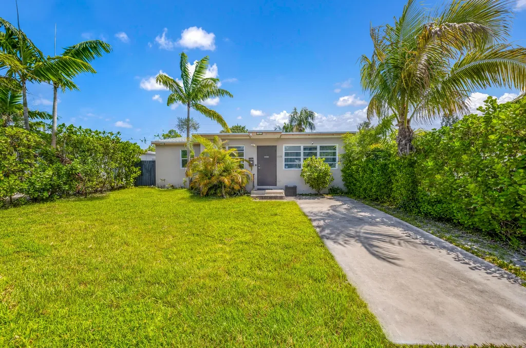 2326 Harding Street Hollywood FL 33020