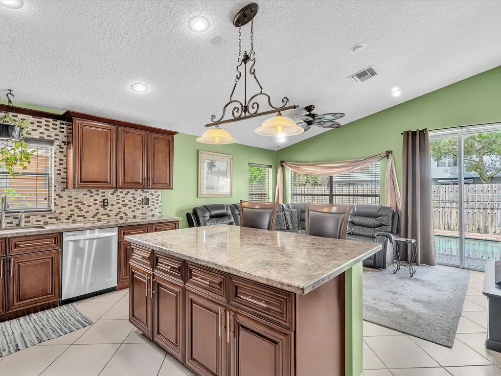 7559 Savannah Lane Lake Worth FL 33463