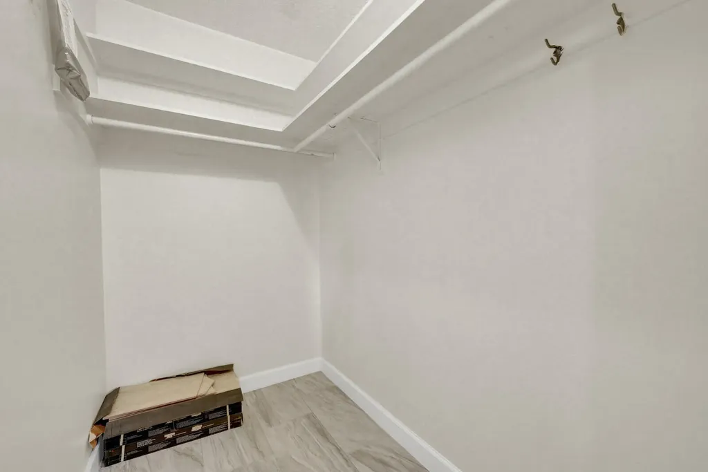185 High Point Terrace E Delray Beach FL 33445